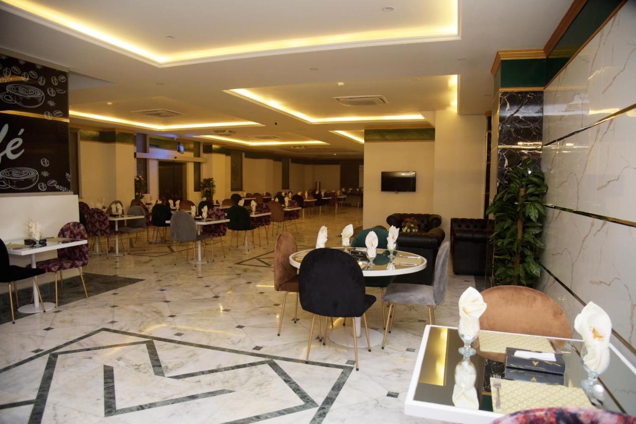 The Rich Hotel & Apartments Lahore Buitenkant foto
