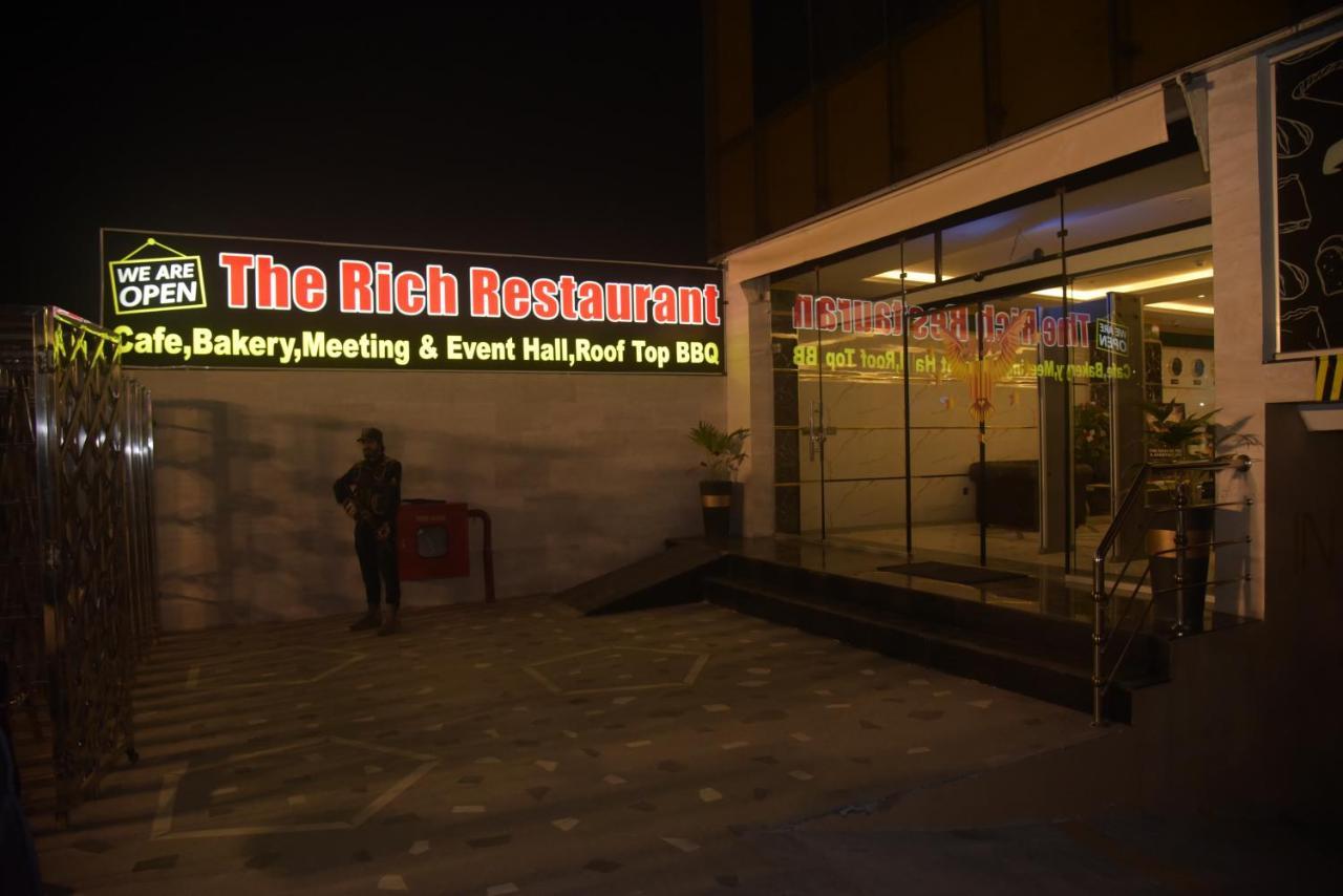 The Rich Hotel & Apartments Lahore Buitenkant foto