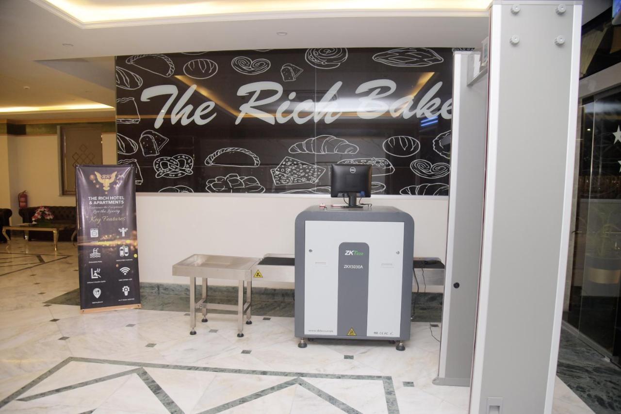 The Rich Hotel & Apartments Lahore Buitenkant foto