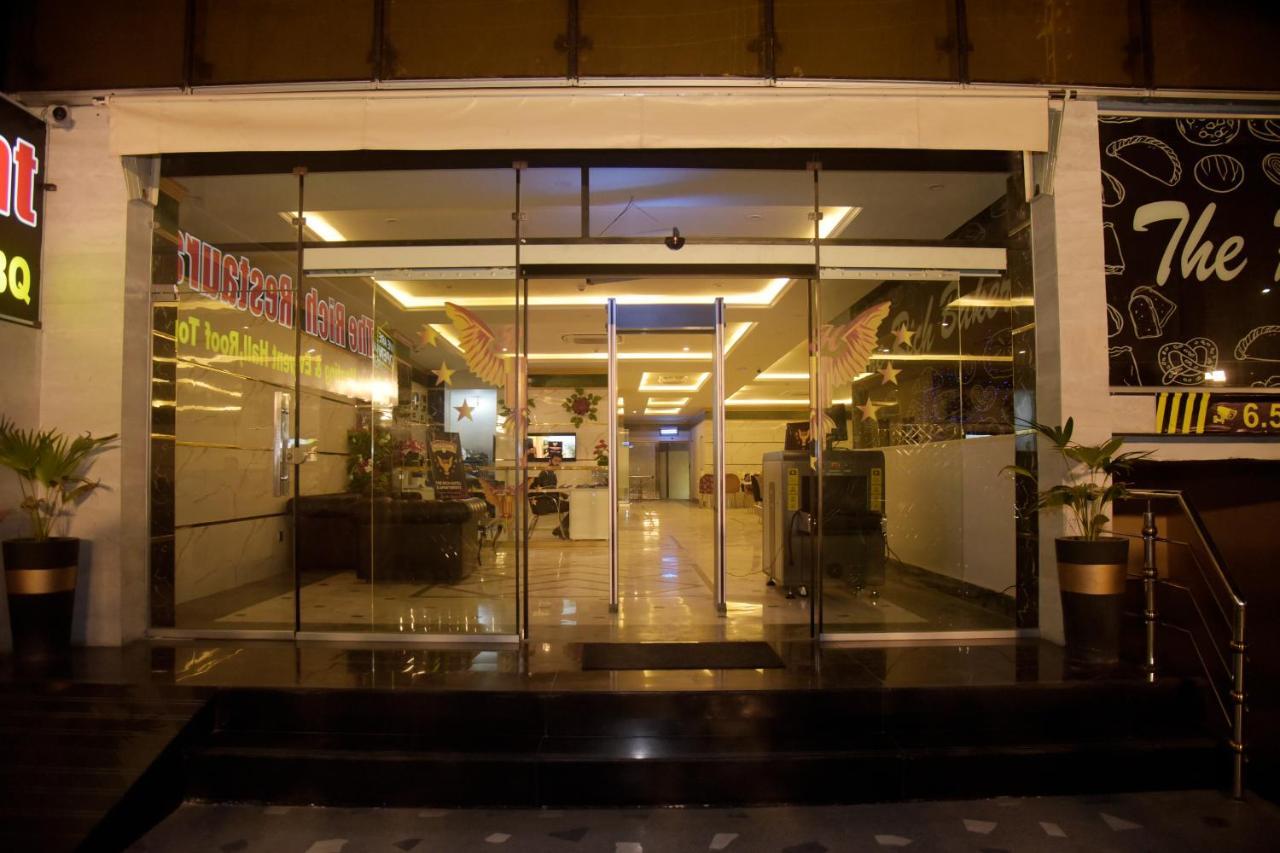 The Rich Hotel & Apartments Lahore Buitenkant foto