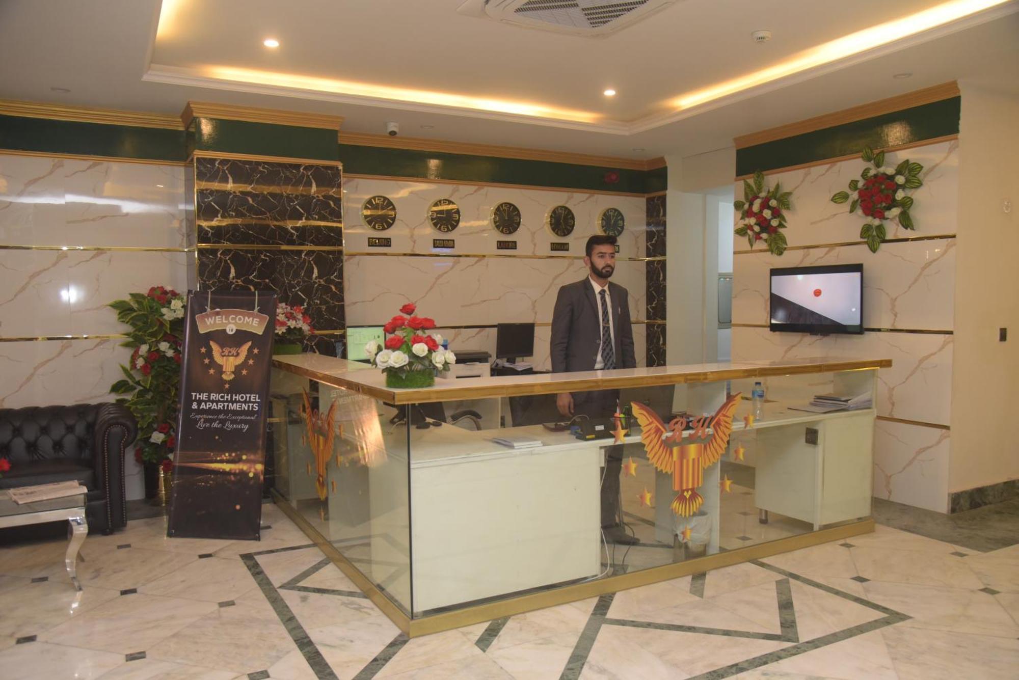 The Rich Hotel & Apartments Lahore Buitenkant foto